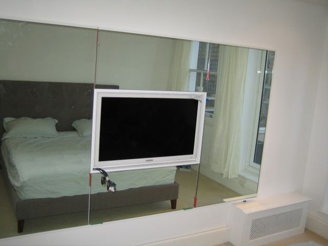 Зеркала с вырезом под телевизор